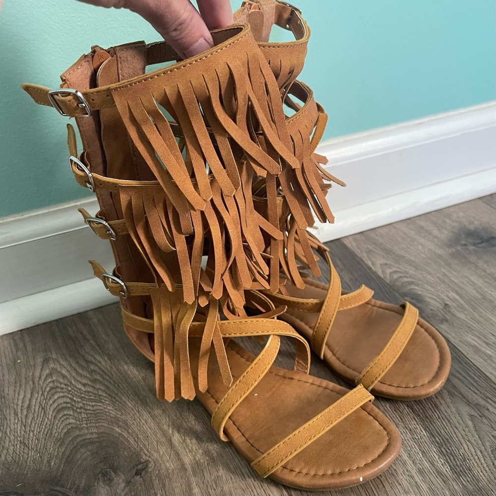 YoKids Fringe Gladiator Tan Toddler 11 Sandals
